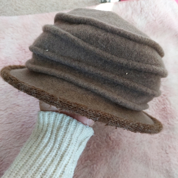 Forbusite Wool Beret Bucket Einter Hat NWT - Picture 4 of 9